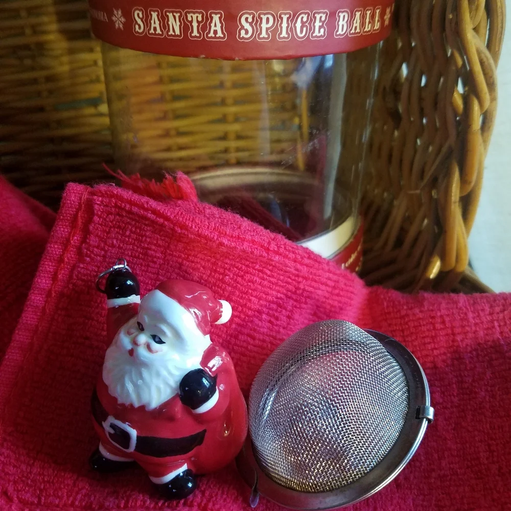 Christmas Bundle Williams Sonoma Santa Spice Ball Tea Towels